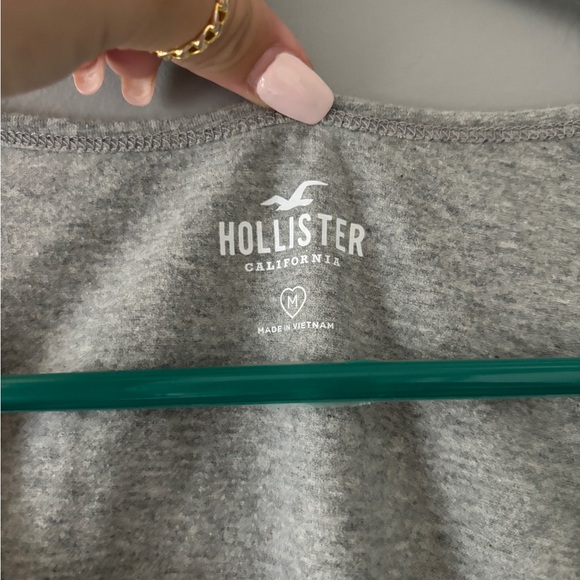 Cropped Patchwork Hollister Tee - Picture 2 of 3